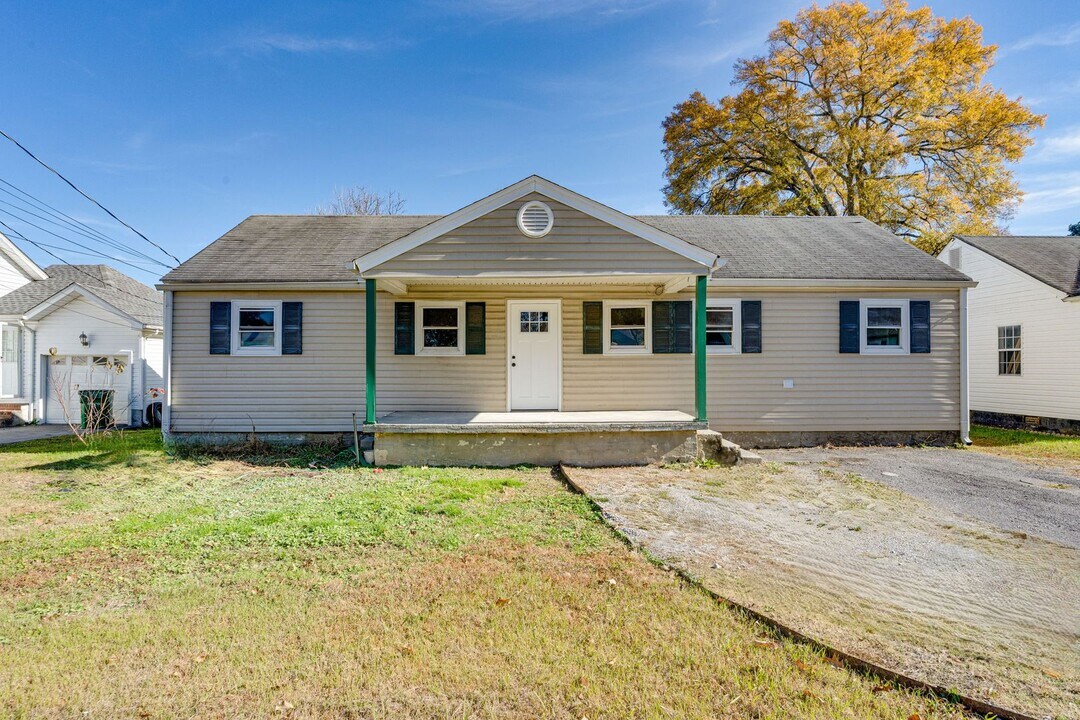 1516 Springvale Rd in Chattanooga, TN - Foto de edificio