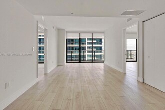 1300 S Miami Ave, Unit 2609 in Miami, FL - Building Photo - Building Photo