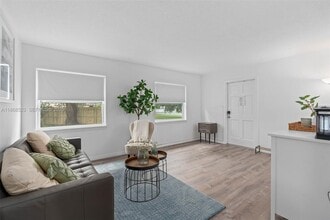 4255 Wee St in Mount Dora, FL - Building Photo - Building Photo