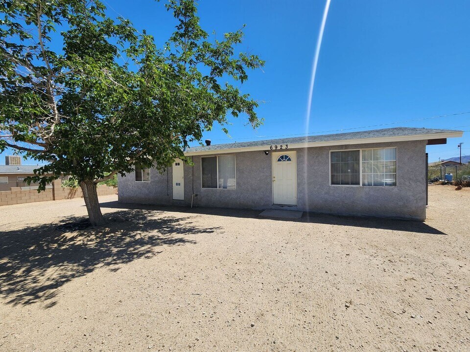 6923 Datura Ave in Twentynine Palms, CA - Building Photo
