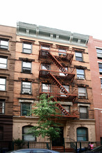 408 W 48th St in New York, NY - Building Photo - Building Photo