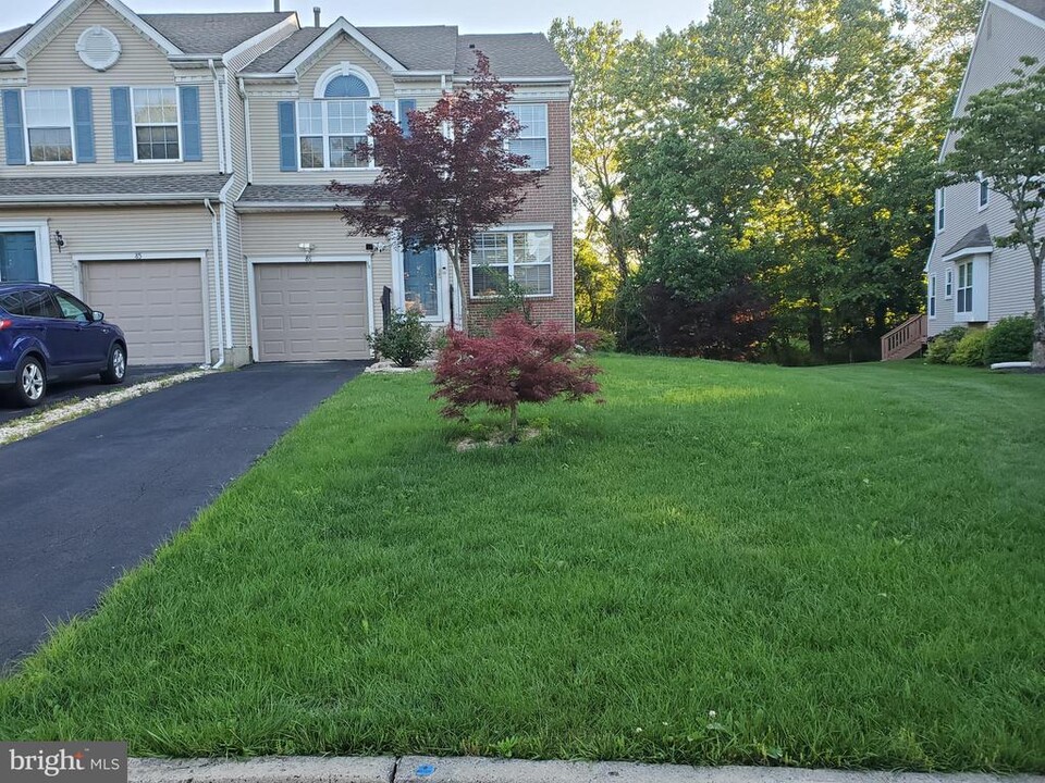 86 Quince Cir in Newtown, PA - Building Photo