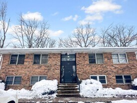 130 S Clarendon St in Kalamazoo, MI - Building Photo