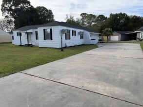 6899 Jefferson Blvd in Groves, TX - Building Photo - Building Photo