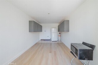 1832 Alexandria Ave in Los Angeles, CA - Building Photo - Building Photo