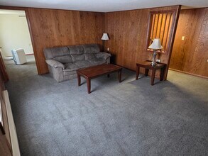 105 S Elson St, Unit 1 in Kirksville, MO - Foto de edificio - Building Photo