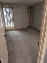 922 100th Ave NE, Unit 112 in Bellevue, WA - Foto de edificio - Building Photo