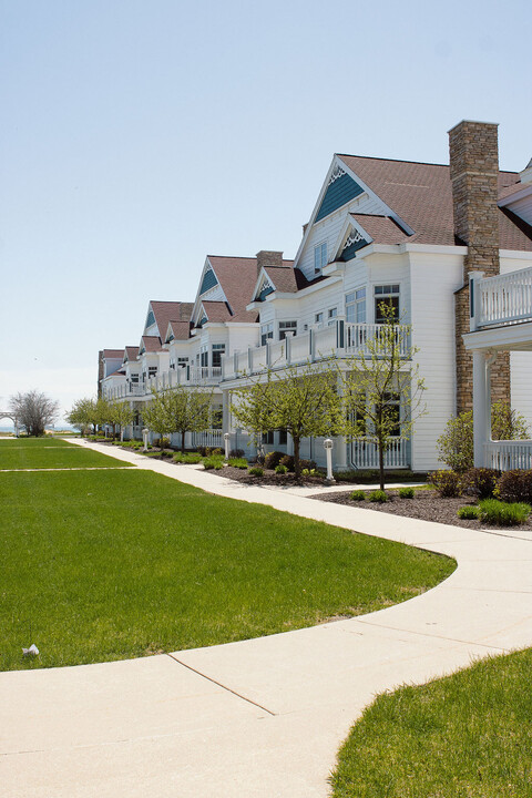 753 Beachfront Dr in Sheboygan, WI - Foto de edificio