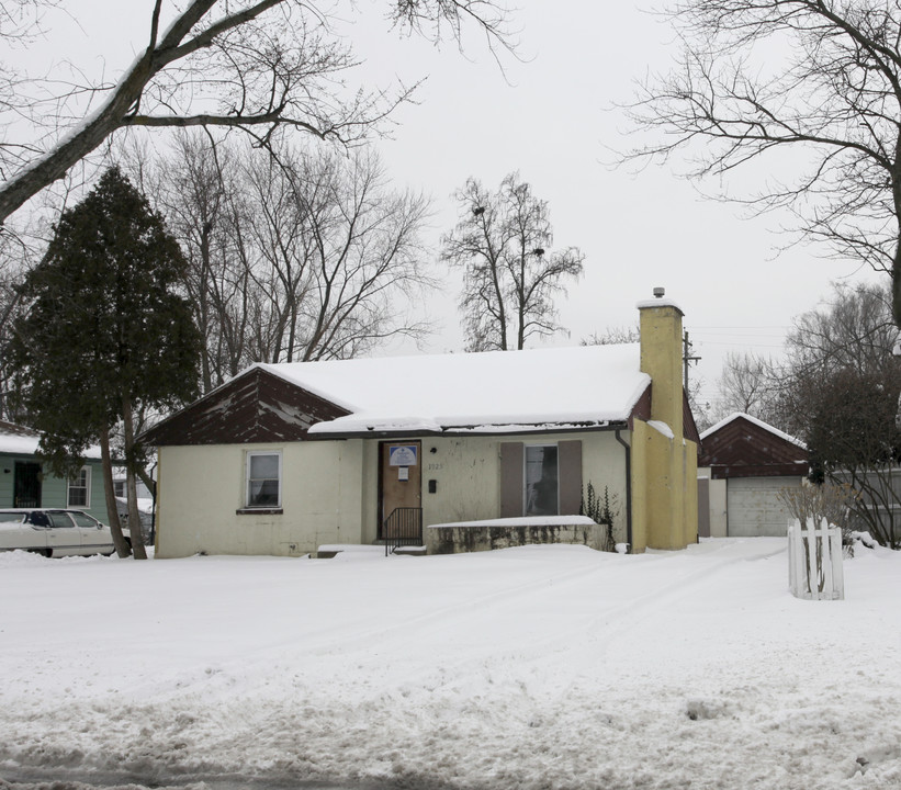 1925 Genessee Ave in Columbus, OH - Foto de edificio