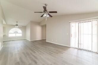 7522 W Kerry Ln in Glendale, AZ - Building Photo - Building Photo