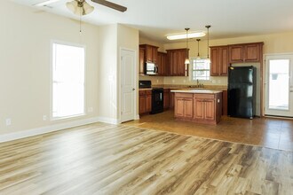 203 Candlenut Ct in Harvest, AL - Building Photo - Building Photo