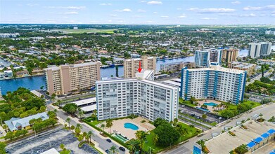 201 N Ocean Blvd in Pompano Beach, FL - Foto de edificio - Building Photo