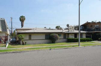 311 E Leatrice Ln in Anaheim, CA - Building Photo - Building Photo