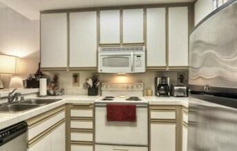 2960 Champion Way in Tustin, CA - Building Photo - Building Photo