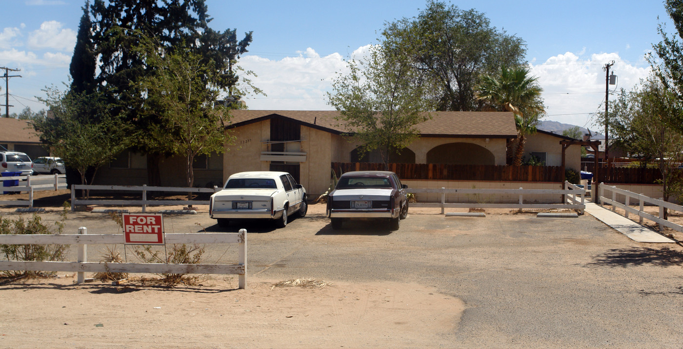 13237 Mohawk Rd in Apple Valley, CA - Building Photo