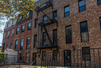 22 Patchen Ave in Brooklyn, NY - Foto de edificio - Building Photo