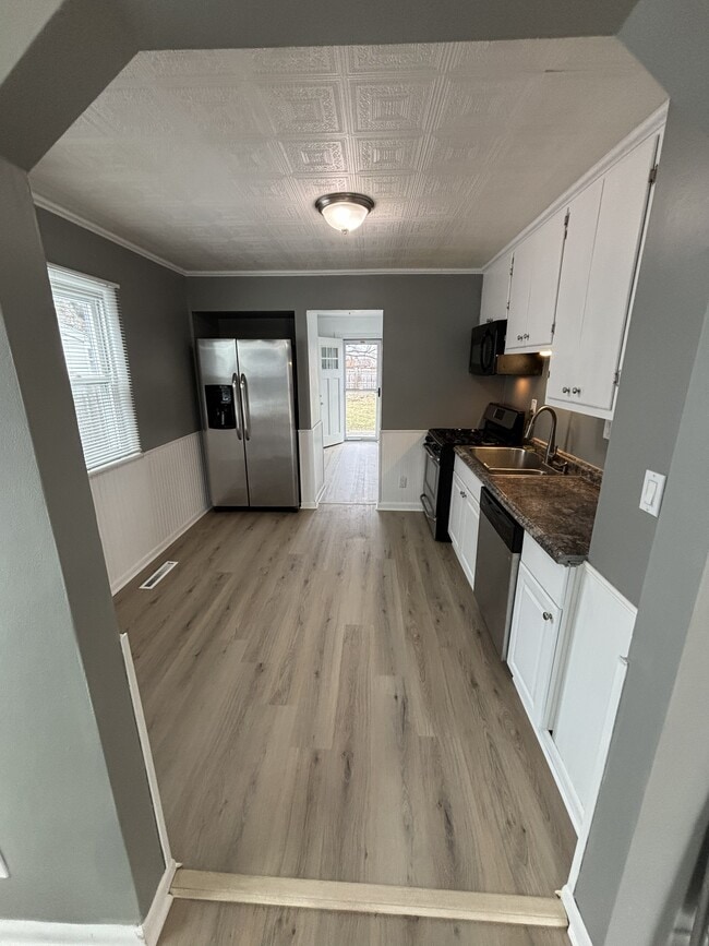 19029 Victor St in Roseville, MI - Building Photo - Building Photo