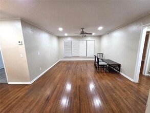 2333 NW 50th St in Oklahoma City, OK - Foto de edificio - Building Photo