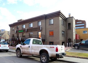 Shelbourne Building in Calgary, AB - Building Photo - Building Photo