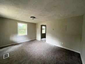 111 Kentucky Ave in Griffin, GA - Building Photo - Building Photo