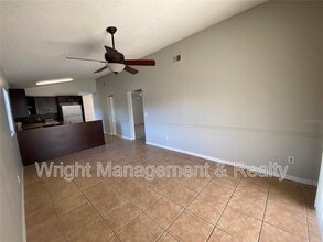 9520 Drakemill Ct in Tampa, FL - Building Photo - Building Photo