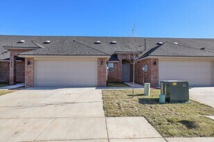 7617 Woodford Ave in Amarillo, TX - Building Photo