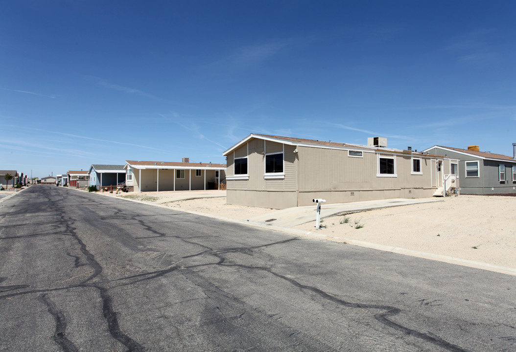 Tara Estates in Rosamond, CA - Building Photo