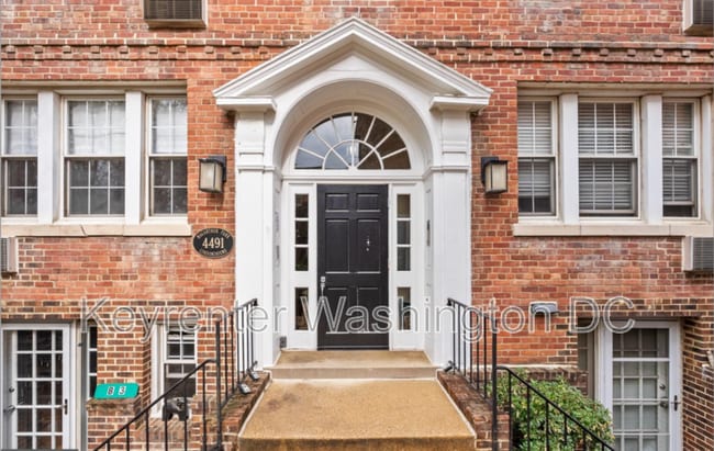 4491 MacArthur Blvd NW in Washington, DC - Building Photo - Building Photo