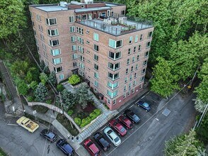 1205 SW Cardinell Dr in Portland, OR - Building Photo - Building Photo