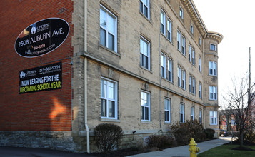 2508 Auburn in Cincinnati, OH - Foto de edificio - Building Photo