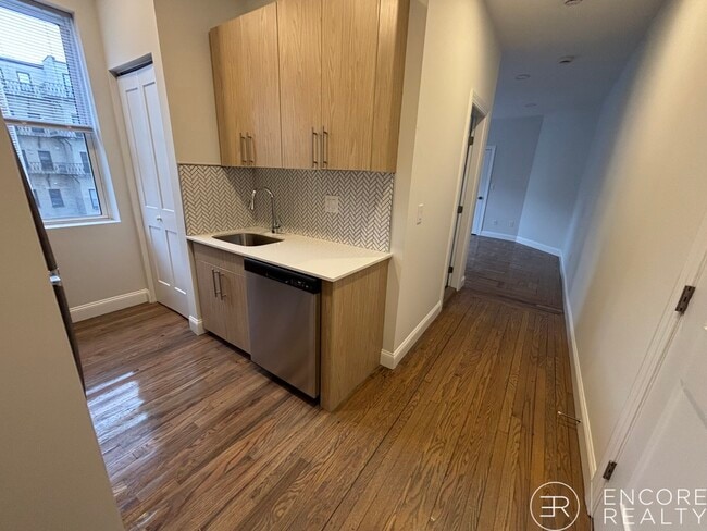 16 Queensberry St in Boston, MA - Building Photo - Building Photo