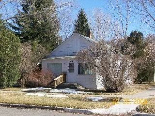 property at 1202 S 2nd St