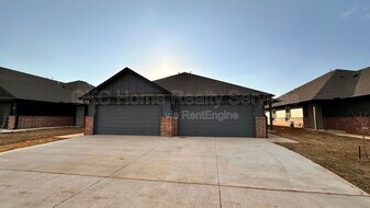 11419 N University Ave in Oklahoma City, OK - Building Photo