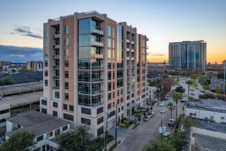 Riva at the Park in Houston, TX - Foto de edificio - Building Photo