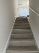 2561 NE 193rd St in Miami, FL - Building Photo - Building Photo