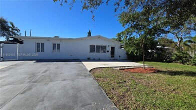 1300 N 64th Ave in Hollywood, FL - Building Photo - Building Photo