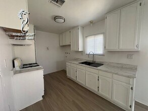 514 S Grevillea Ave in Inglewood, CA - Building Photo - Building Photo