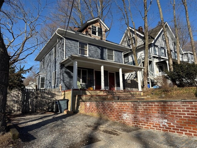 15 Highland Ave in Northport, NY - Building Photo - Building Photo