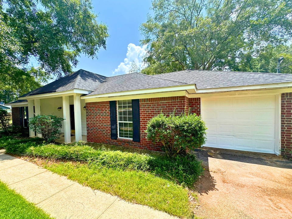 9325 Seven Hills Curve S in Mobile, AL - Building Photo