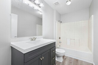 7401 W 61st St in Mission, KS - Building Photo - Building Photo