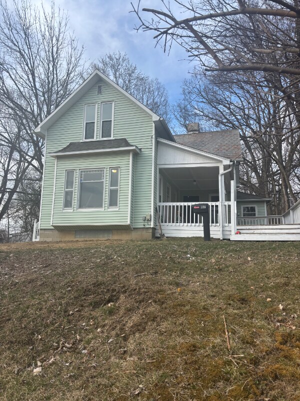 property at 107 W Pleasant St