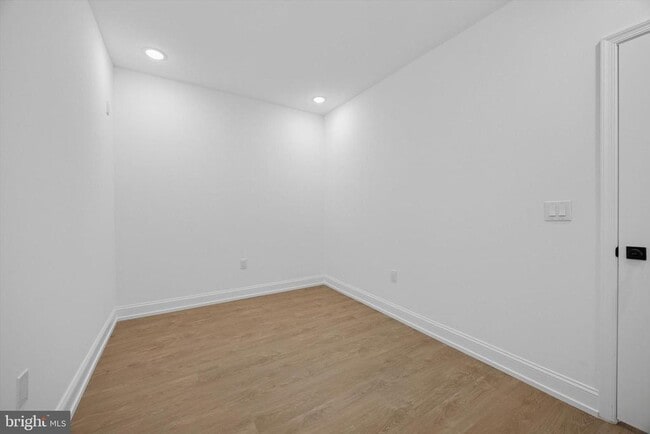 1614 Ridge Ave