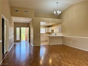400 Amber Pine St in Las Vegas, NV - Building Photo - Building Photo