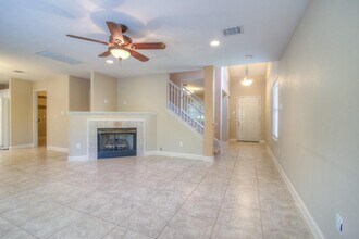 8701 Corran Ferry Dr in Austin, TX - Foto de edificio - Building Photo