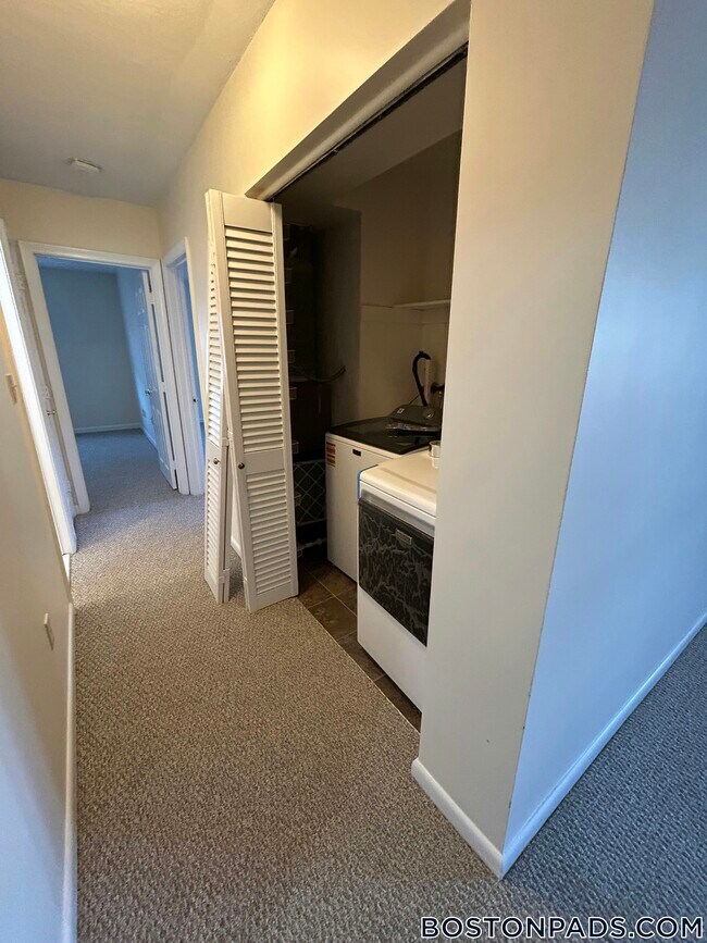 3 April Ln, Unit 33 in Lexington, MA - Foto de edificio - Building Photo