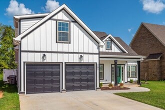 207 Jesse Dr in Pleasant View, TN - Building Photo - Building Photo