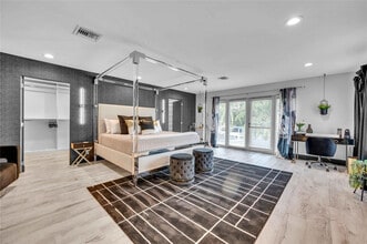 2323 Delmar Pl in Fort Lauderdale, FL - Building Photo - Building Photo