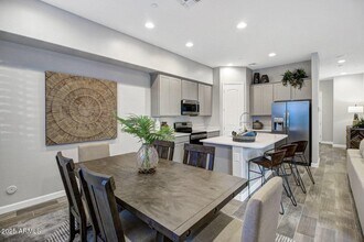 1825 N 43rd Ter in Phoenix, AZ - Building Photo - Building Photo