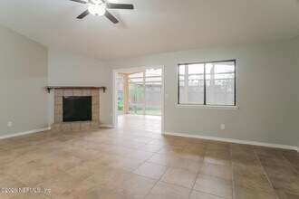 10030 Huntington Forest Blvd E in Jacksonville, FL - Building Photo - Building Photo