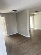 1328 Juniper Dr in Rantoul, IL - Foto de edificio - Building Photo